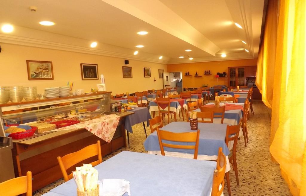 Hotel La Vela 벨레지아아지마리나 외부 사진