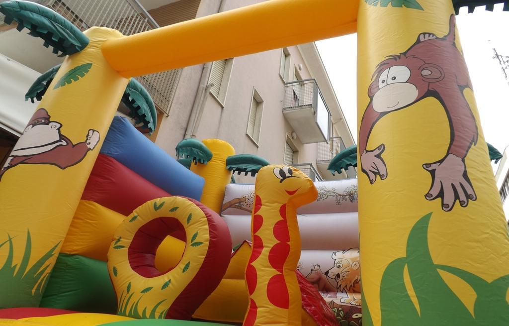 Hotel La Vela 벨레지아아지마리나 외부 사진